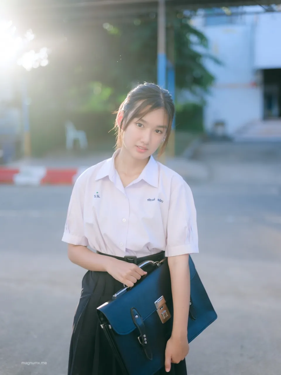 ถ่ายรูปมู้ดกล้องฟูจิสวย ที่โรงเรียนสตรีราชินูทิศ