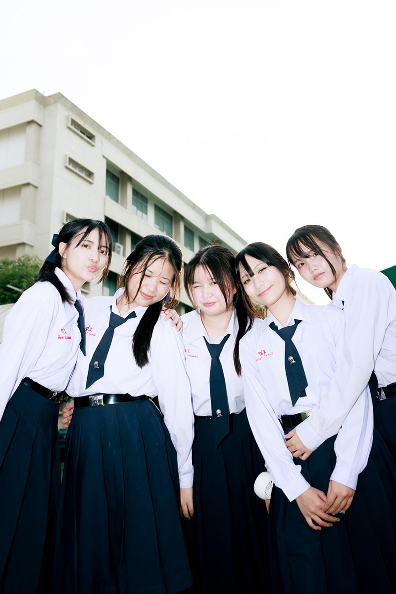 ผลงานถ่ายภาพนักเรียนกลุ่ม โดยพี่แม็กนั่ม ที่โรงเรียนเซนต์เมรี่
